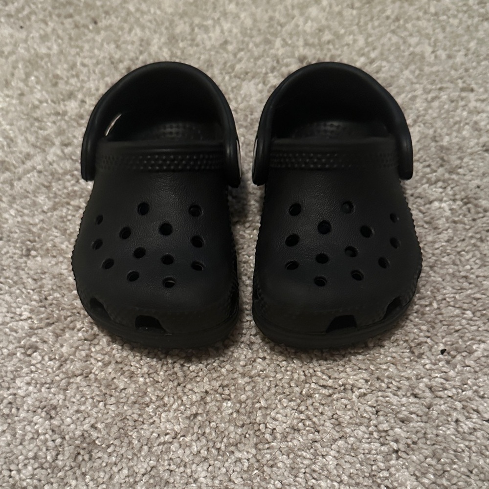 Toddler crocs